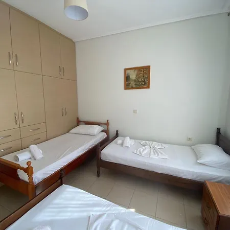 Helios Apartment *